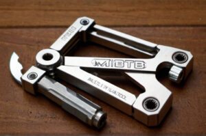 Read more about the article How to Use a Mountain Bike Multi-tool: Tips and Tricks